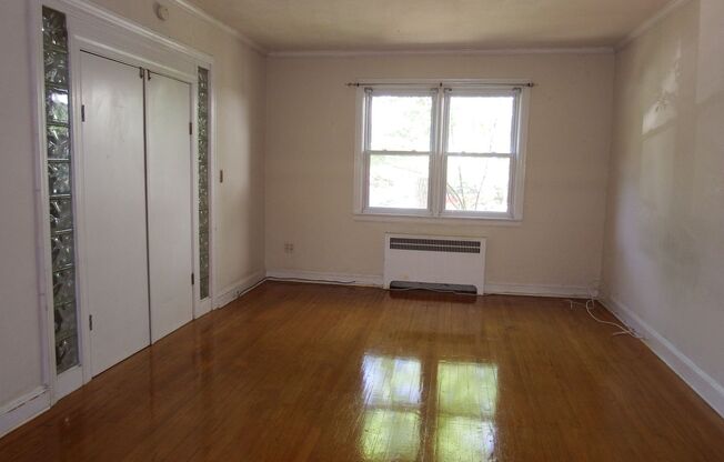 907 Chestnut Hill Ave.