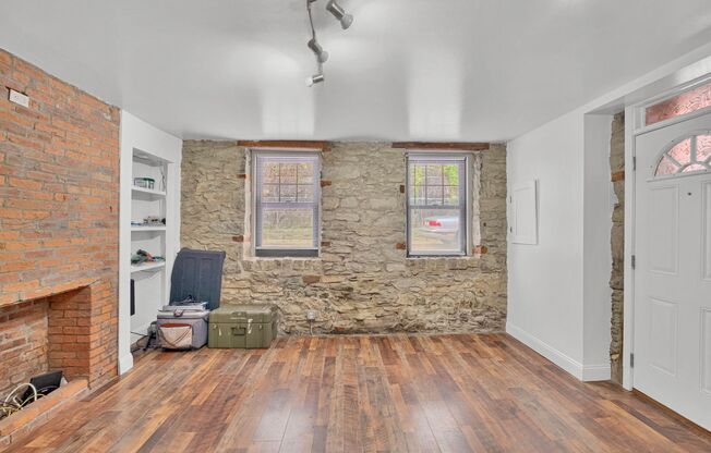 1721-1723 Edwards Way