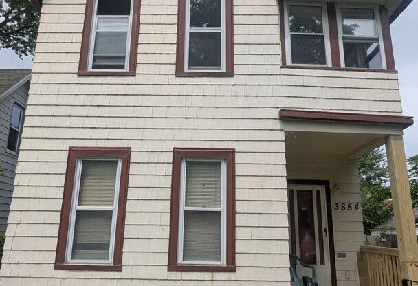 3854 W 40th