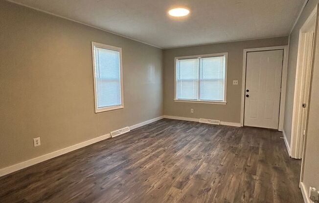 Newly Renovated 3 Bedroom House-MOVE IN SPECIAL