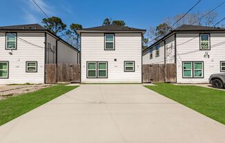 Charming 3-Bedroom Home with Fenced Yard and Modern Features – Schedule Your Tour Today!