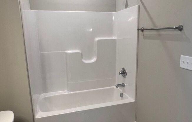 1 bed, 1 bath, 775 sqft, $1,050, Unit C204