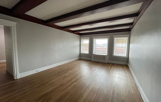 2 beds, 1.5 baths, 884 sqft, $1,225, Unit 032