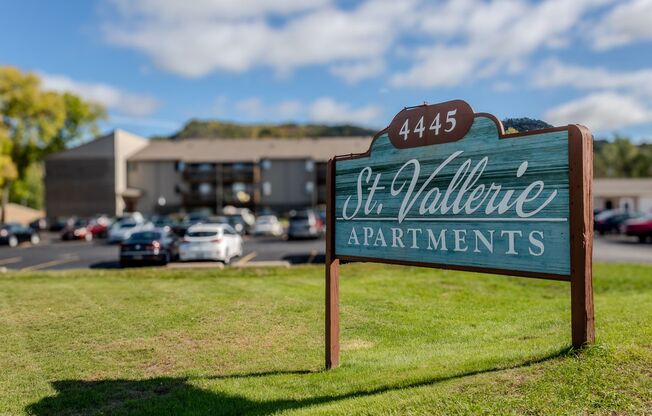 2 beds, 1 bath, 1,000 sqft, $1,050, Unit 108