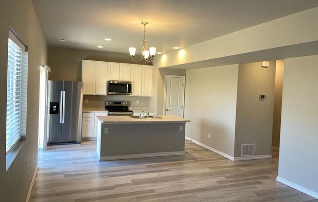 Corner Lot Comfort in Lorson Ranch – 3BD w/ Loft, A/C & Walk-In Closets!