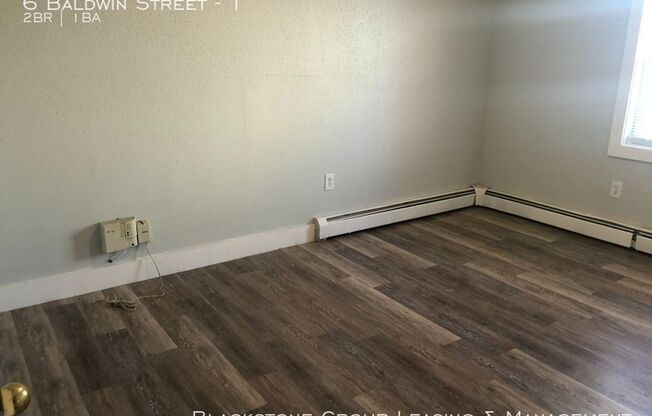 2 beds, 1 bath, $1,375, Unit Unit 1-BLDG 6 Baldwin