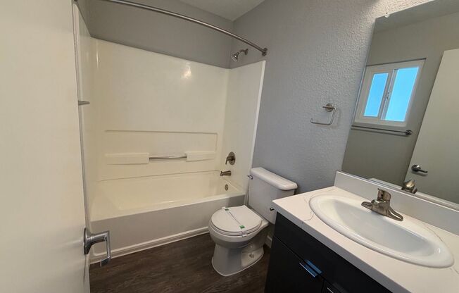 2 beds, 2 baths, 980 sqft, $2,675, Unit H218