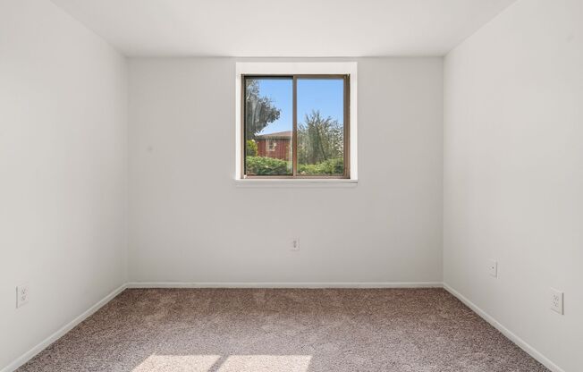 1 bed, 1 bath, 700 sqft, $799, Unit #107