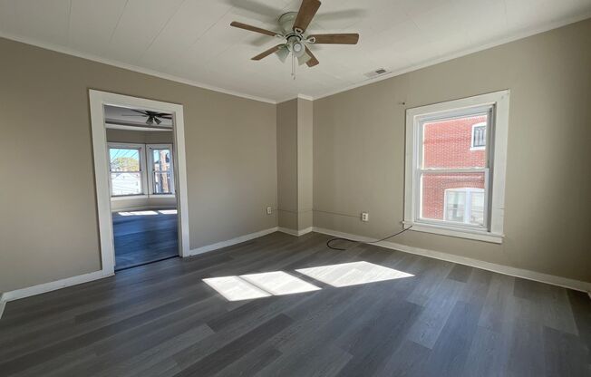 3 beds, 1 bath, $1,595, Unit Apartment 2