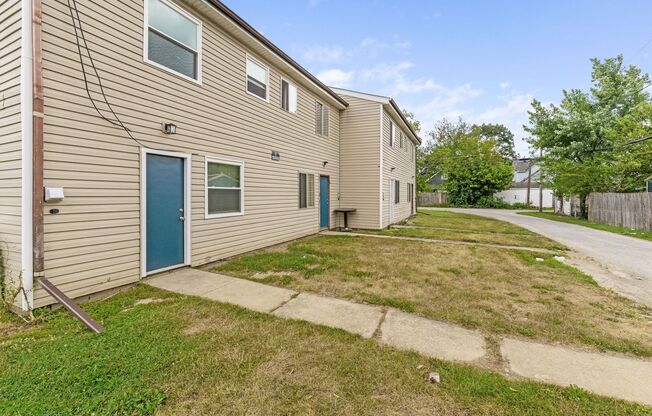 2 beds, 1 bath, $1,250, Unit 2187 Clarendon Ln