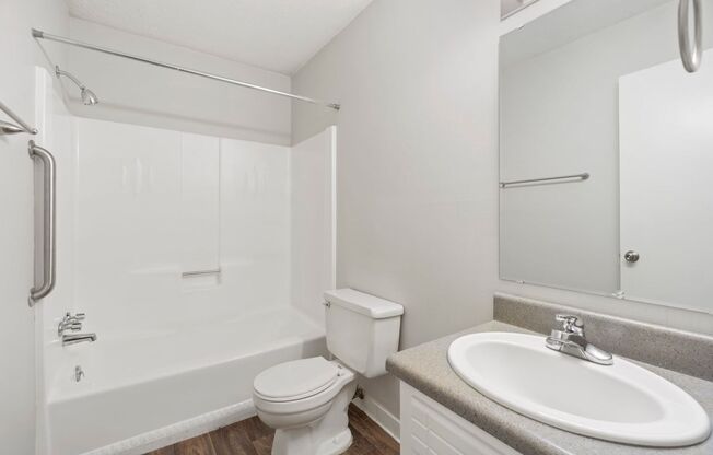 2 beds, 1 bath, 775 sqft, $1,180, Unit 009
