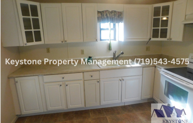 $450 OFF - Move In Special!  2nd Floor Apartment with Interior Entrance - 2 Bed/ 1 Bath -  $900/$900