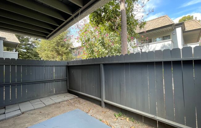 2 beds, 2 baths, 850 sqft, $3,060, Unit 813-08