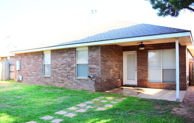 3 beds, 2 baths, $1,650