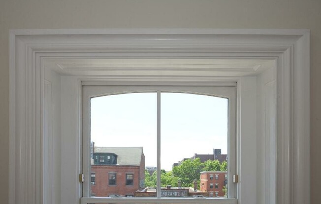 3 beds, 1.5 baths, $5,500, Unit 5