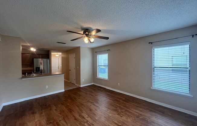 3 beds, 2.5 baths, $1,595