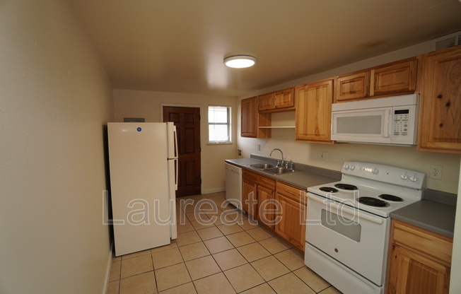 1124 ROSEMARY ST