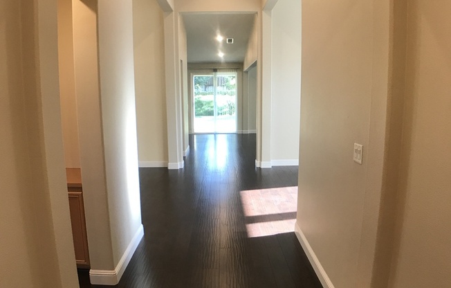 Gorgeous NW Home 4 Bed/3 Bath $2,800 Deposit & 2,800 Rent
