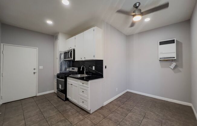 Studio, 1 bath, 190 sqft, $1,695, Unit B