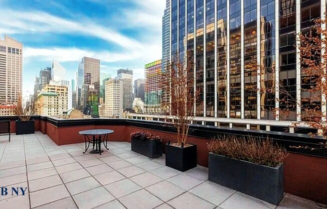 1 bed, 1 bath, 730 sqft, $4,850, Unit 18G