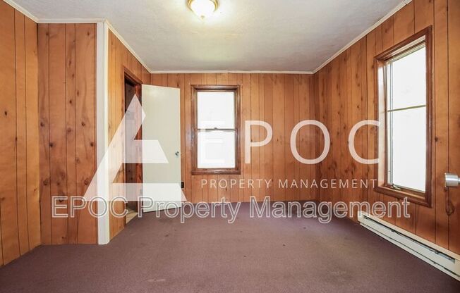 1304 E 1 ST