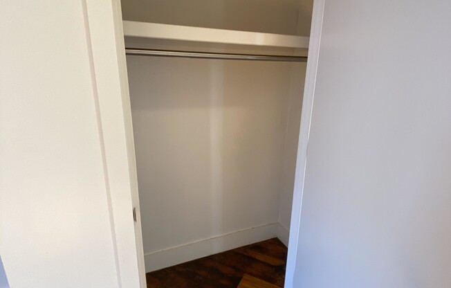 2 beds, 1 bath, 1,100 sqft, $4,400, Unit E214