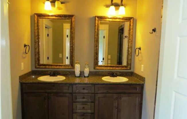 1338 Essex Manor Circle
