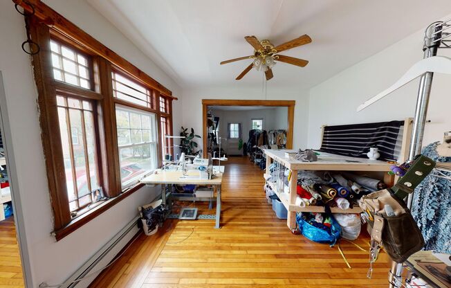 2 beds, 1 bath, $1,995, Unit Unit 2 (1st Fl)