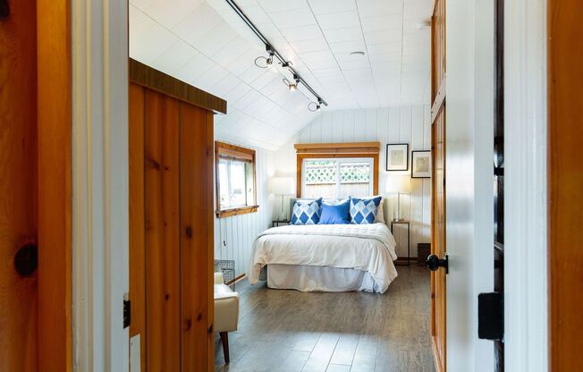 Waterfront 9508