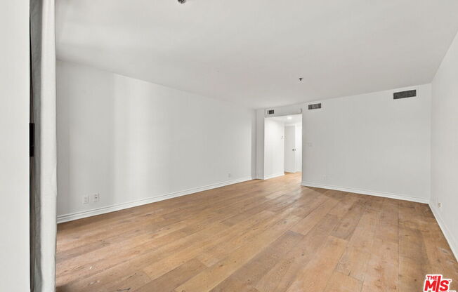 1 bed, 1.5 baths, 1,139 sqft, $3,600, Unit 407