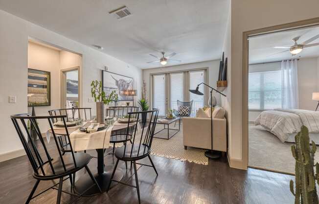 Dining Table at The Retreat at the Rim