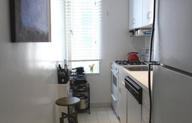 1 bed, 1 bath, 740 sqft, $4,950, Unit 15I