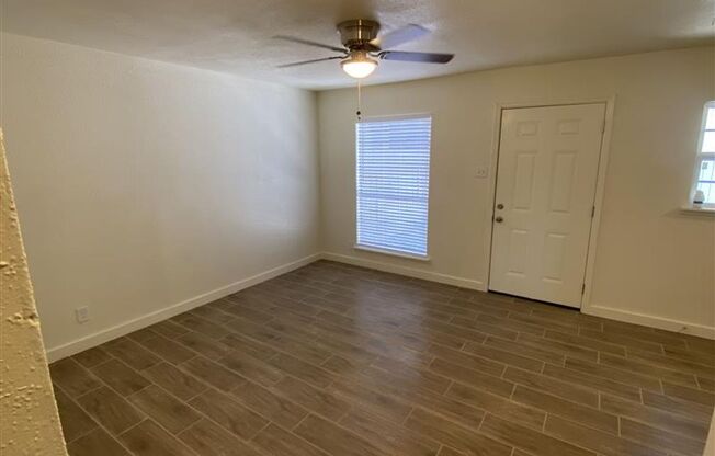 3/1 Townhouse with covered parking