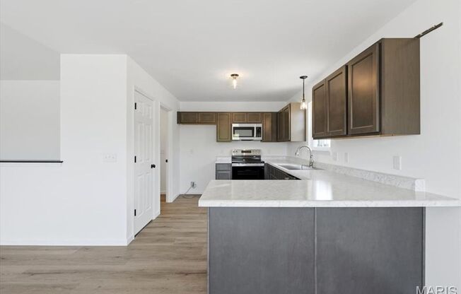 3 beds, 3 baths, 1,323 sqft, $2,400, Unit Rivers Edge Dr - 179