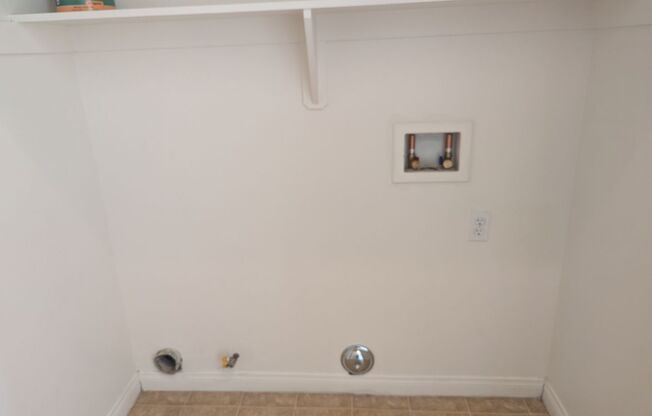 2 beds, 2 baths, $1,400, Unit C