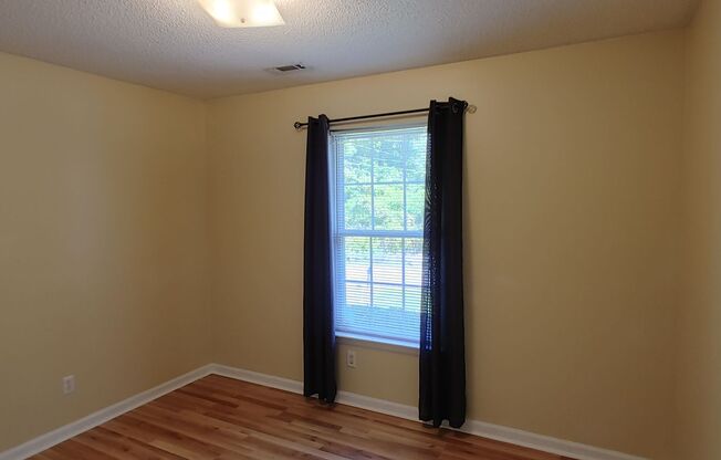 3 beds, 1 bath, $1,495