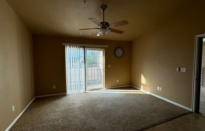 Beautiful top floor 3 bedroom 2 bath condo in Lehi