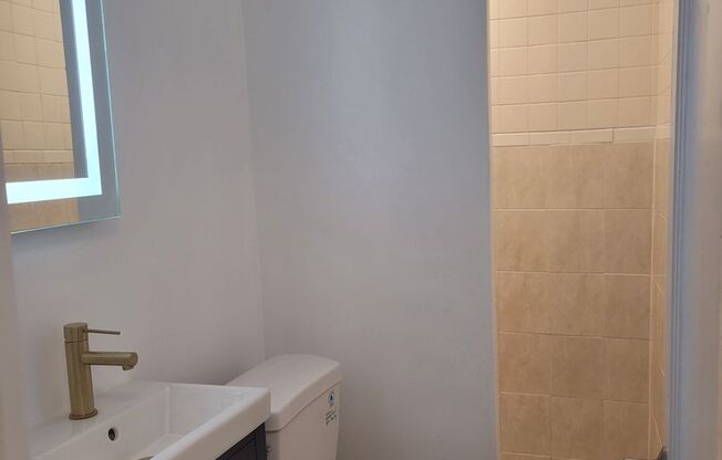 Studio, 1 bath, 150 sqft, $795, Unit 5