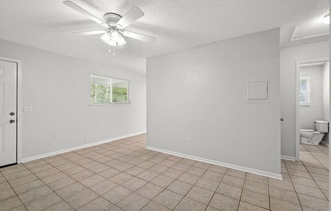 2 beds, 1 bath, $1,400