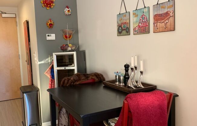 Studio, 1 bath, 650 sqft, $1,220, Unit 304