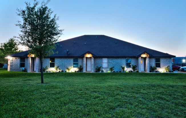 800 E Daffodil Ave