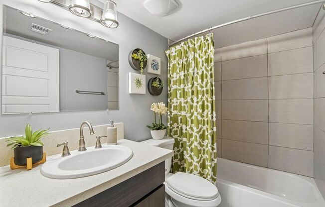 2 beds, 1 bath, 900 sqft, $1,125, Unit 29