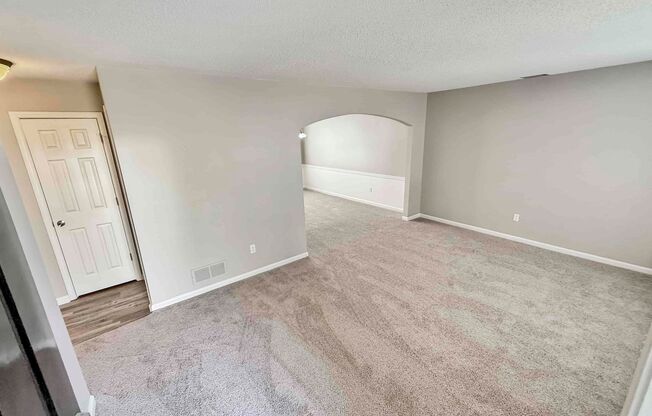 Stunning and Spacious 4 BR/3.5 BA Home in Mableton!