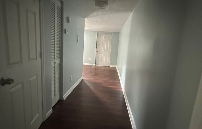 1 bed, 1 bath, 515 sqft, $1,200, Unit 8