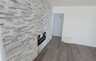 2 beds, 1 bath, $2,495, Unit 06-12321