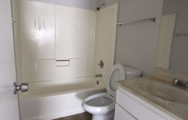 1 bed, 1 bath, 576 sqft, $1,250, Unit Unit 148