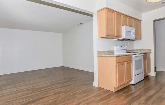 2 beds, 1.5 baths, 840 sqft, $1,420, Unit 14-209