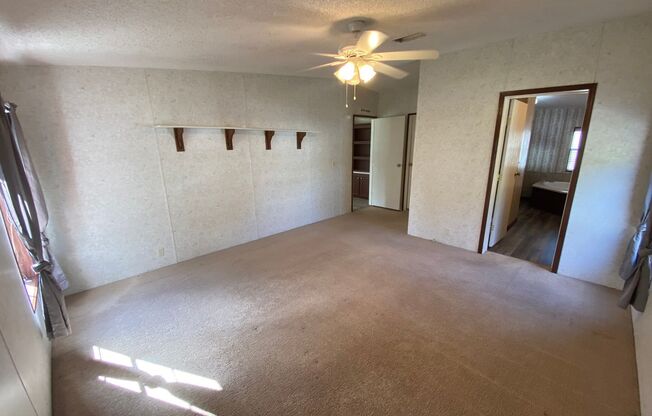 3 beds, 2 baths, $1,775, Unit # OAKLAND HLS