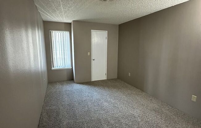 1 bed, 1 bath, 643 sqft, $1,285, Unit 329