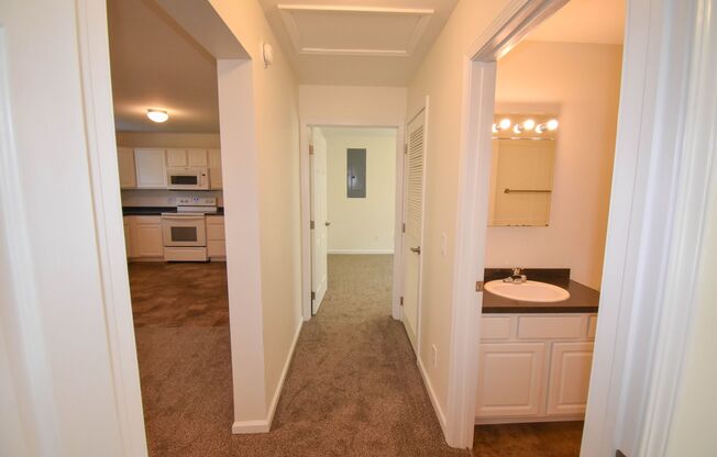 2 beds, 1 bath, 655 sqft, $985, Unit 1